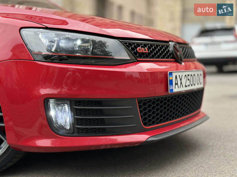 Седан Volkswagen Jetta 2013 в Харькове