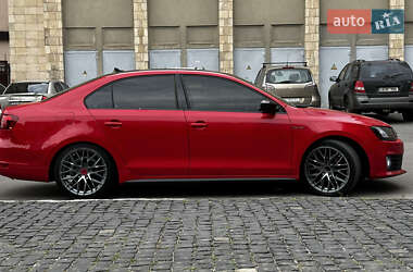 Седан Volkswagen Jetta 2013 в Харкові