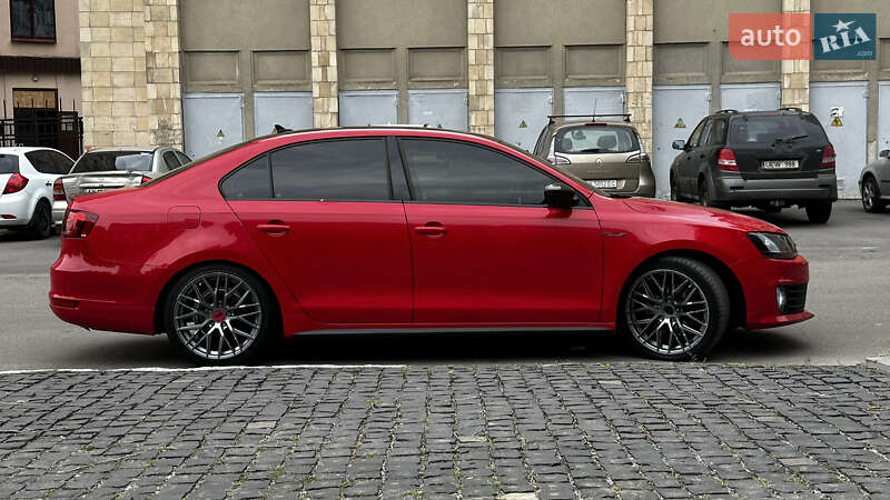 Седан Volkswagen Jetta 2013 в Харькове