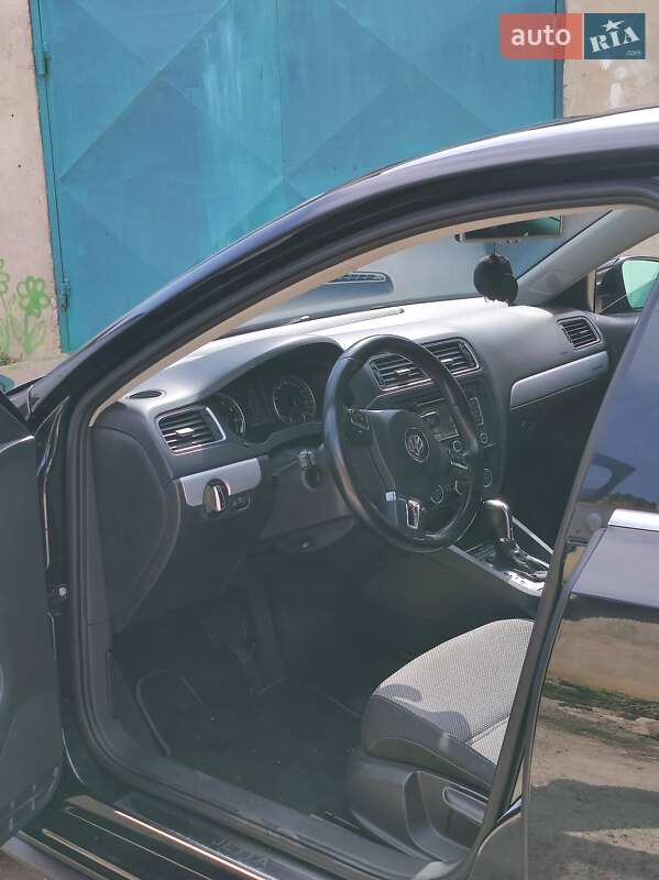 Седан Volkswagen Jetta 2013 в Одесі