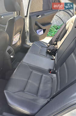Седан Volkswagen Jetta 2013 в 