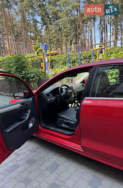 Седан Volkswagen Jetta 2013 в 