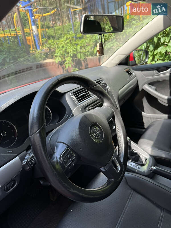 Седан Volkswagen Jetta 2013 в Ирпене