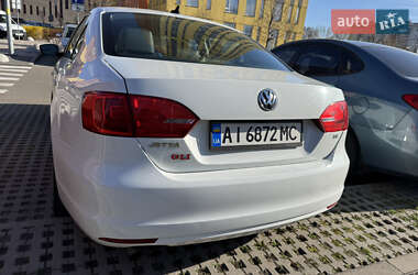 Седан Volkswagen Jetta 2014 в 