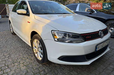 Седан Volkswagen Jetta 2014 в 