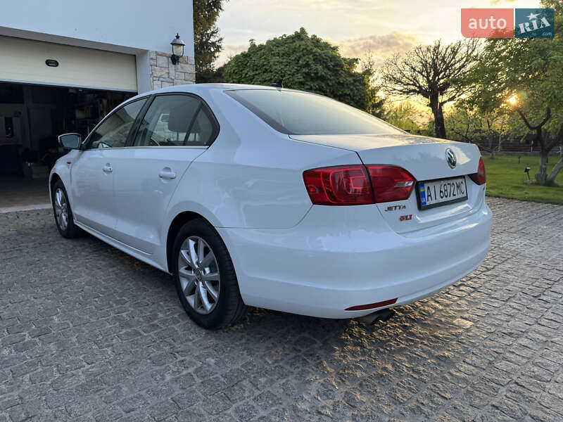 Седан Volkswagen Jetta 2014 в Киеве
