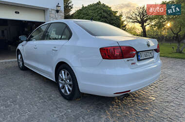 Седан Volkswagen Jetta 2014 в 