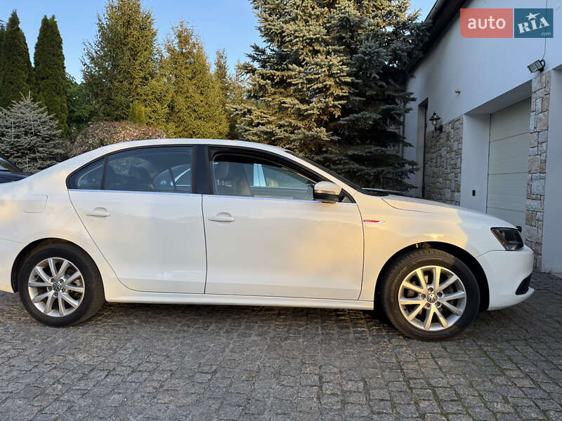 Седан Volkswagen Jetta 2014 в Киеве