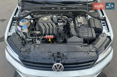 Седан Volkswagen Jetta 2015 в 