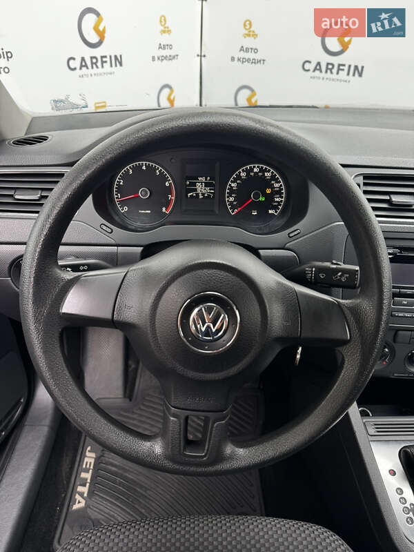 Седан Volkswagen Jetta 2013 в Киеве