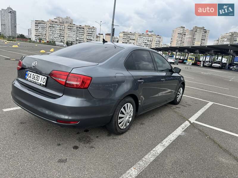 Седан Volkswagen Jetta 2015 в Киеве