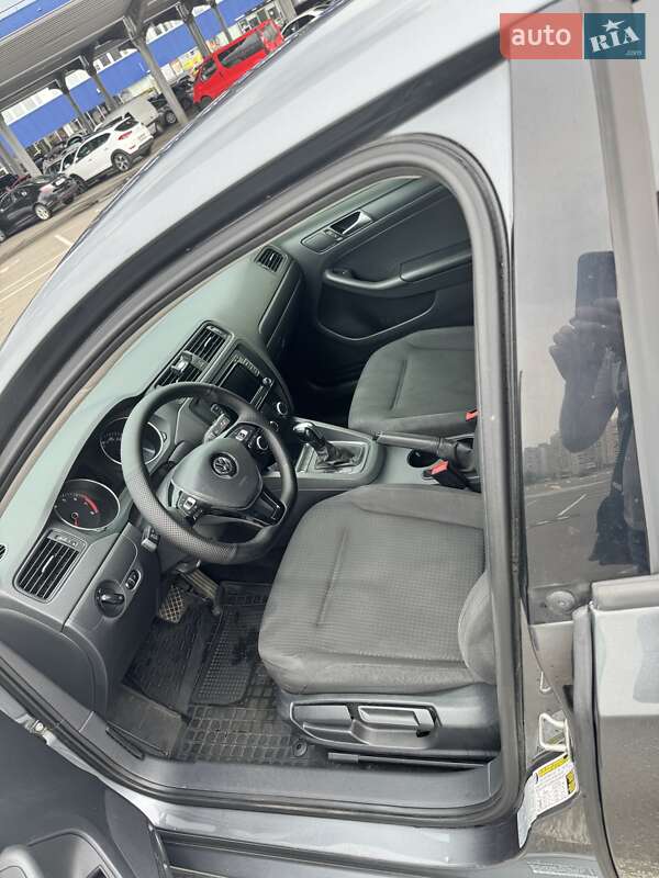 Седан Volkswagen Jetta 2015 в Киеве