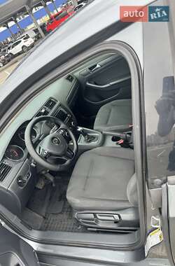 Седан Volkswagen Jetta 2015 в 