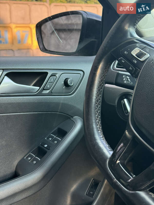 Седан Volkswagen Jetta 2014 в Днепре