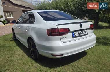 Седан Volkswagen Jetta 2016 в 