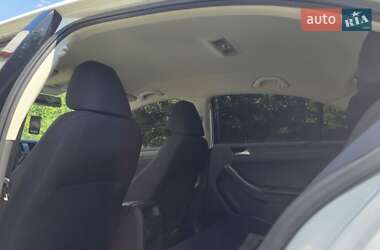 Седан Volkswagen Jetta 2016 в 