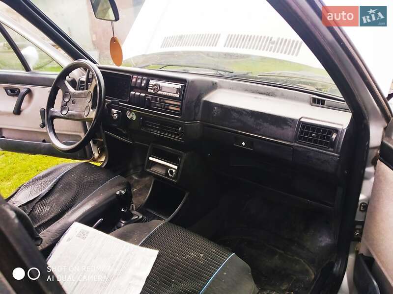 Седан Volkswagen Jetta 1987 в Березному