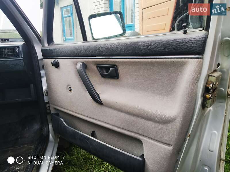 Седан Volkswagen Jetta 1987 в Березному