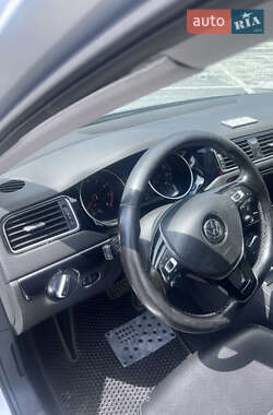 Седан Volkswagen Jetta 2016 в Пустомитах