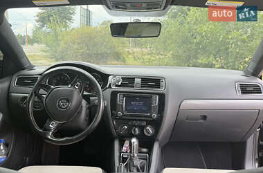 Седан Volkswagen Jetta 2016 в 