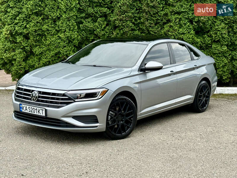 Седан Volkswagen Jetta 2019 в Киеве