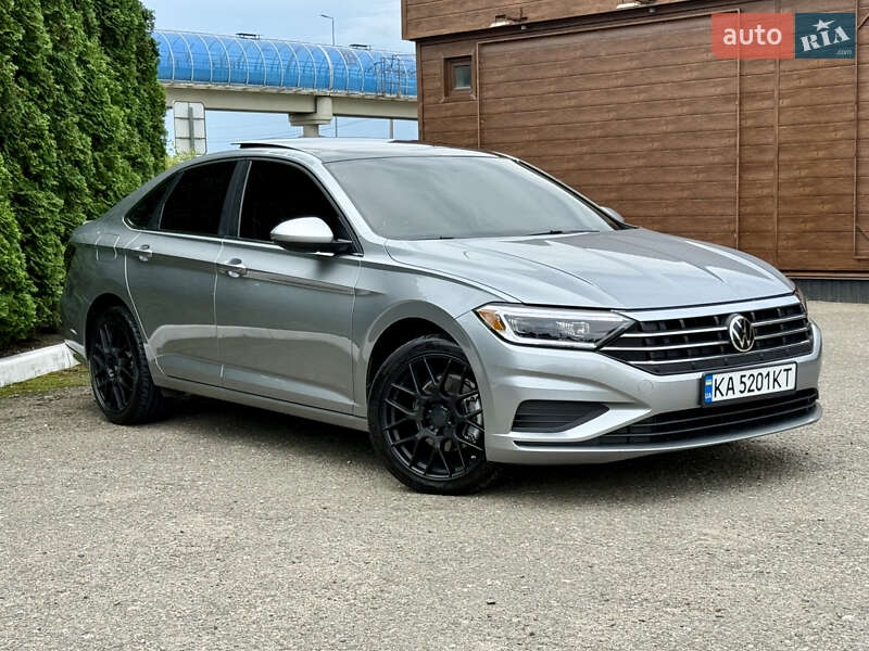 Седан Volkswagen Jetta 2019 в Киеве
