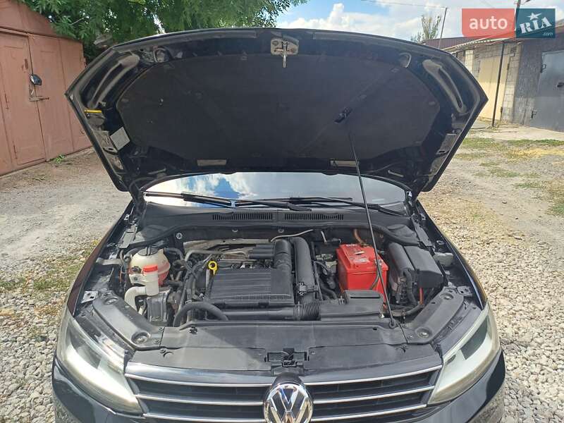 Седан Volkswagen Jetta 2015 в Кривом Роге