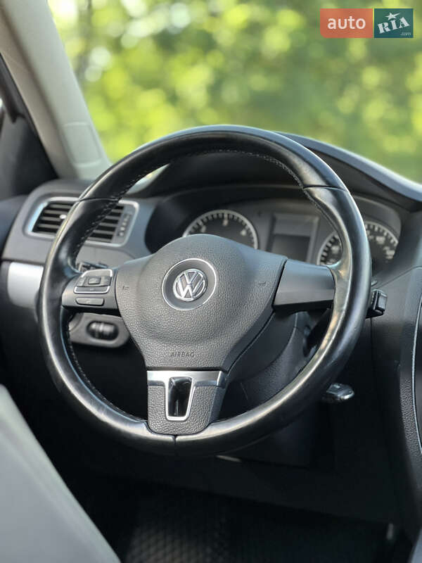 Седан Volkswagen Jetta 2012 в Киеве