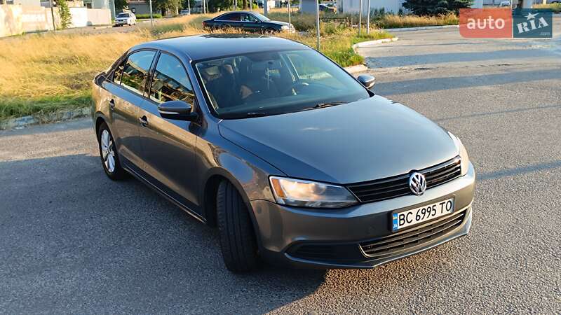 Седан Volkswagen Jetta 2013 в Львове