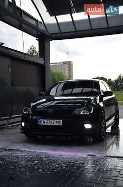 Седан Volkswagen Jetta 2016 в 