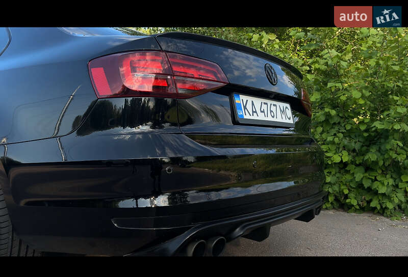 Седан Volkswagen Jetta 2016 в Киеве
