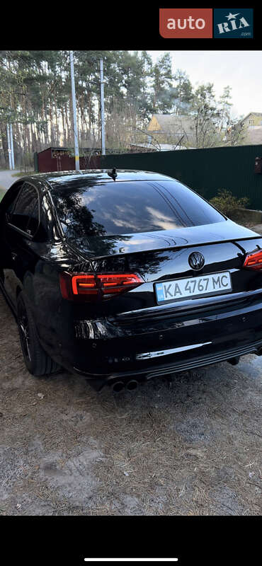 Седан Volkswagen Jetta 2016 в Киеве