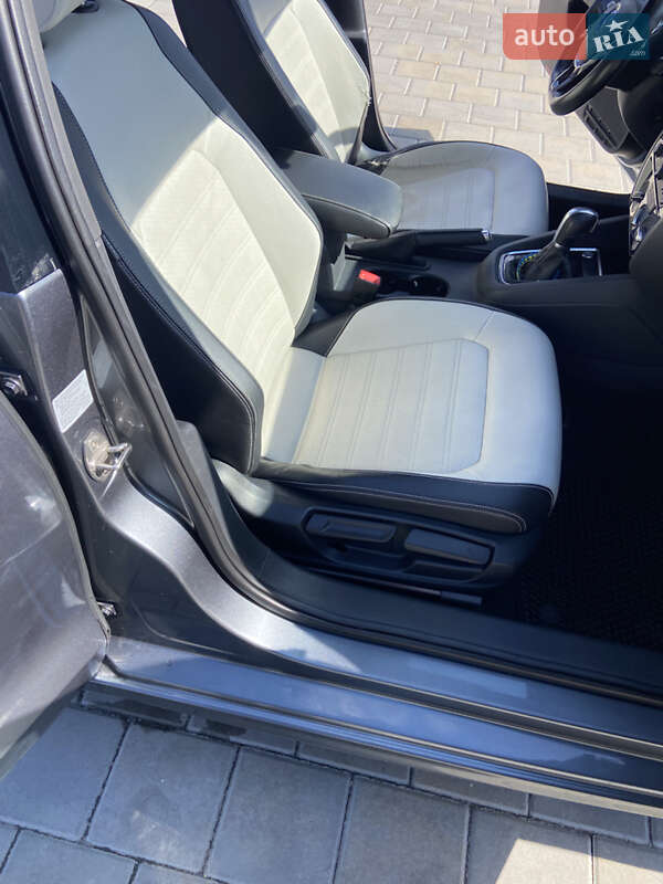 Седан Volkswagen Jetta 2015 в Черкассах