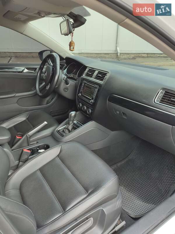 Седан Volkswagen Jetta 2015 в Борисполе