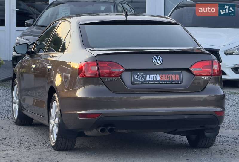 Седан Volkswagen Jetta 2012 в Харькове