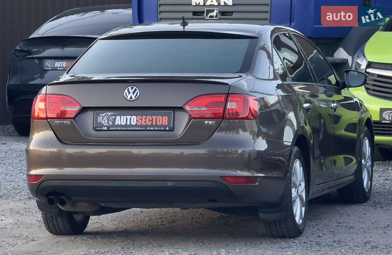 Седан Volkswagen Jetta 2012 в Харькове