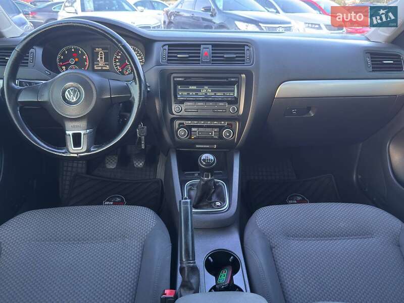 Седан Volkswagen Jetta 2012 в Харькове