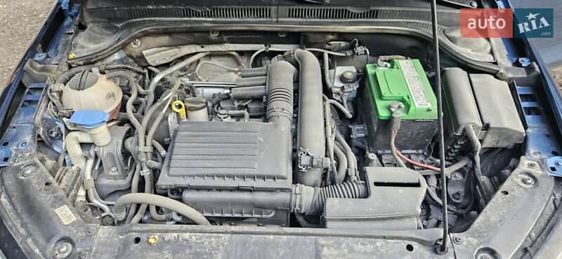 Седан Volkswagen Jetta 2016 в Львове