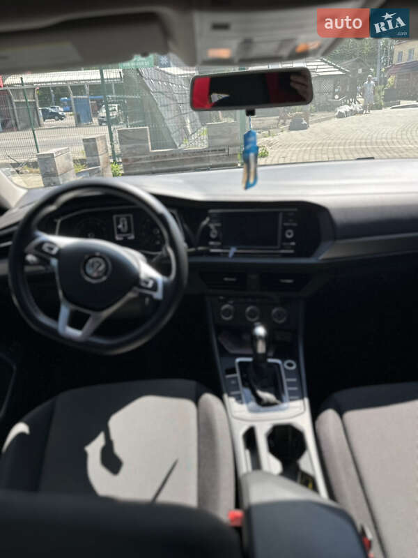 Седан Volkswagen Jetta 2018 в Рівному