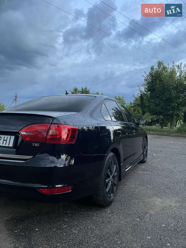 Седан Volkswagen Jetta 2012 в Николаеве