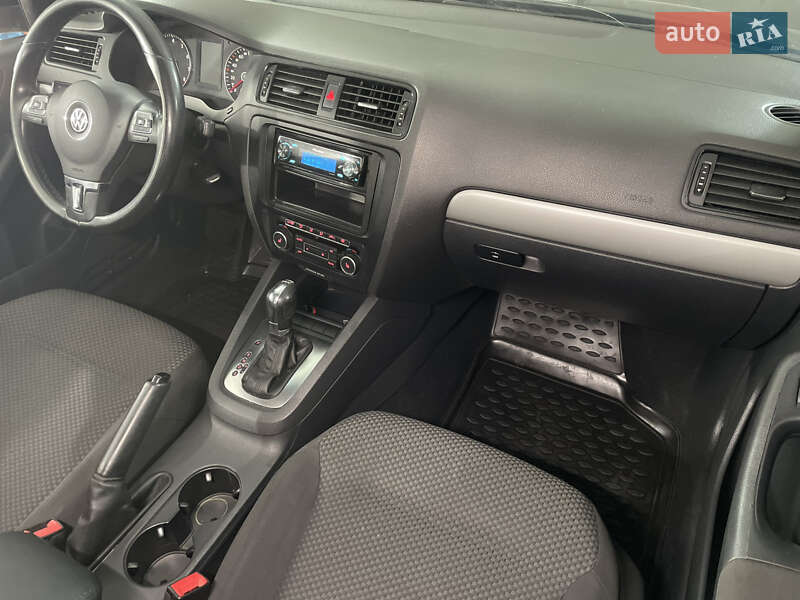 Седан Volkswagen Jetta 2012 в Николаеве