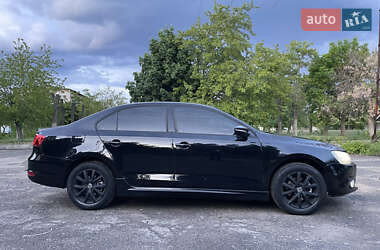Седан Volkswagen Jetta 2012 в 