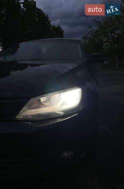 Седан Volkswagen Jetta 2012 в 
