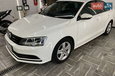 Седан Volkswagen Jetta 2014 в 