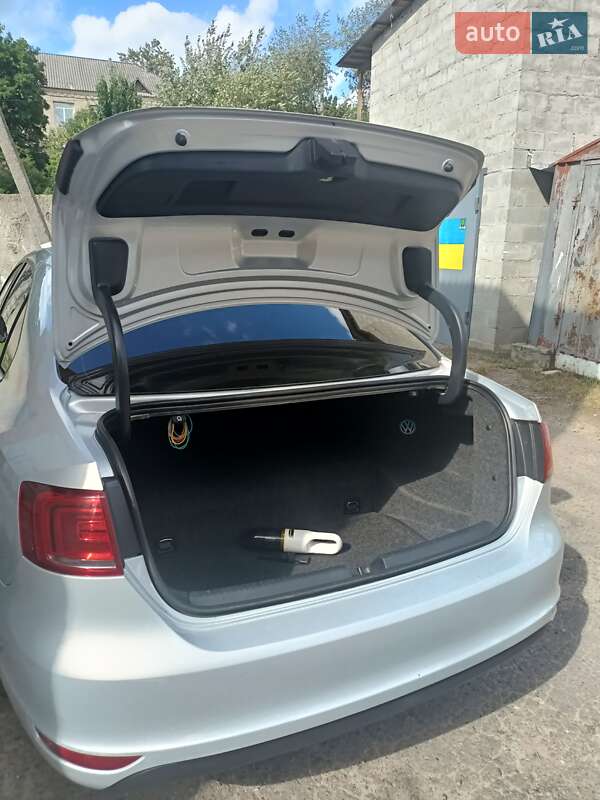 Седан Volkswagen Jetta 2013 в Сквирі