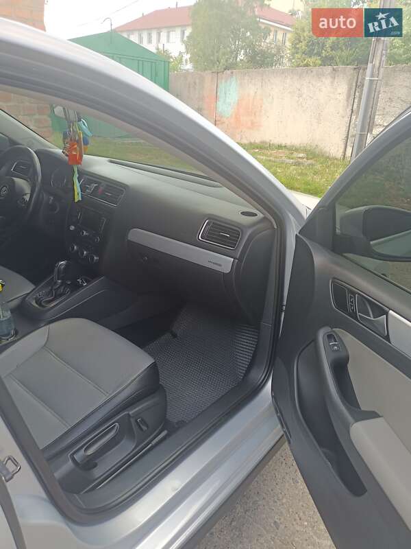 Седан Volkswagen Jetta 2013 в Сквирі