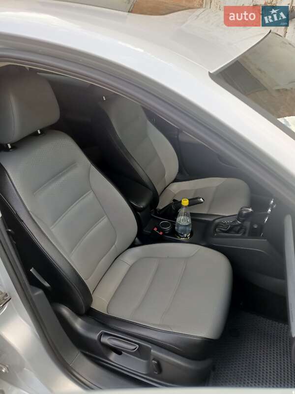 Седан Volkswagen Jetta 2013 в Сквирі