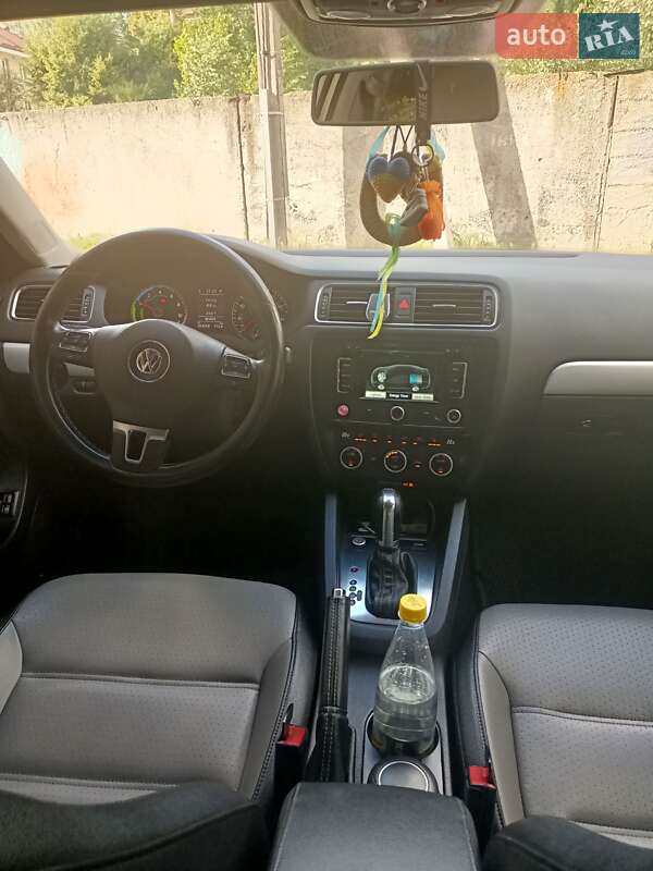 Седан Volkswagen Jetta 2013 в Сквирі
