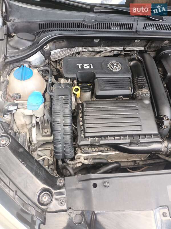 Седан Volkswagen Jetta 2013 в Сквирі