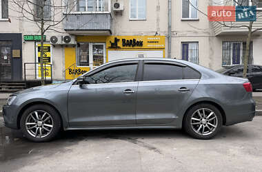 Седан Volkswagen Jetta 2012 в 
